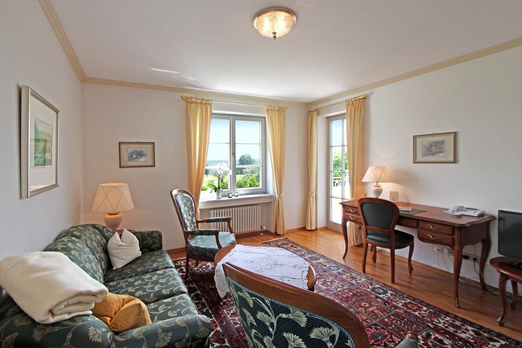 Gaestehaus Schloss Kronburg Eksteriør billede